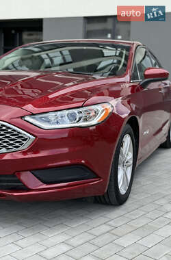 Седан Ford Fusion 2017 в 