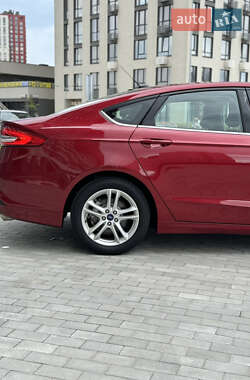 Седан Ford Fusion 2017 в 