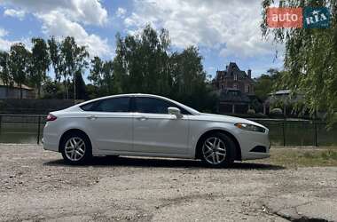 Седан Ford Fusion 2015 в 
