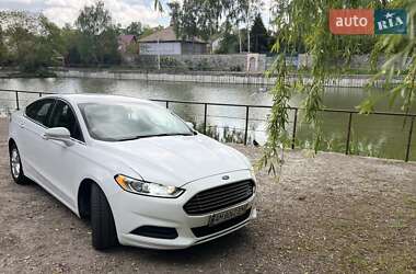 Седан Ford Fusion 2015 в 