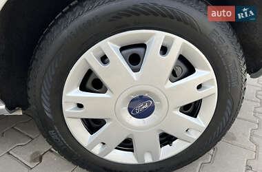 Хэтчбек Ford Fusion 2007 в 