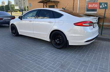 Седан Ford Fusion 2017 в 