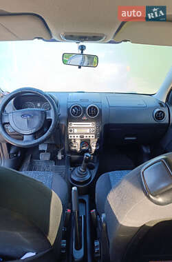 Хэтчбек Ford Fusion 2005 в 