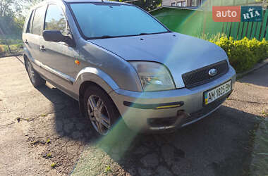 Хэтчбек Ford Fusion 2005 в 