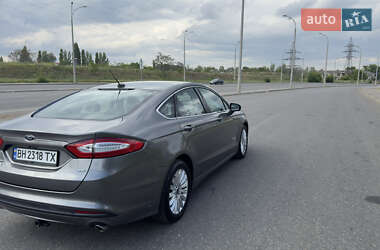 Седан Ford Fusion 2013 в 