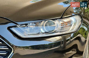 Седан Ford Fusion 2012 в 