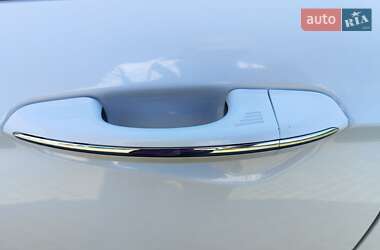 Седан Ford Fusion 2017 в 