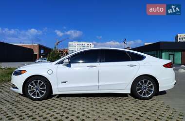 Седан Ford Fusion 2017 в 