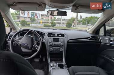 Седан Ford Fusion 2017 в 