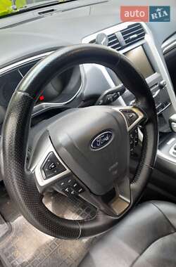 Седан Ford Fusion 2014 в 
