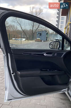 Седан Ford Fusion 2013 в 