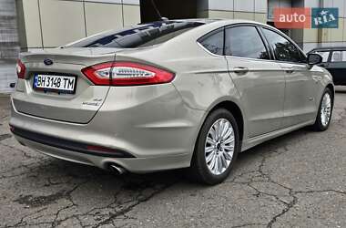Седан Ford Fusion 2015 в 