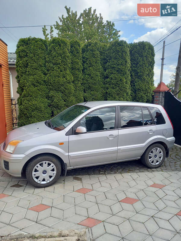 Хетчбек Ford Fusion 2009 в Рівному