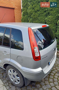 Хэтчбек Ford Fusion 2009 в 