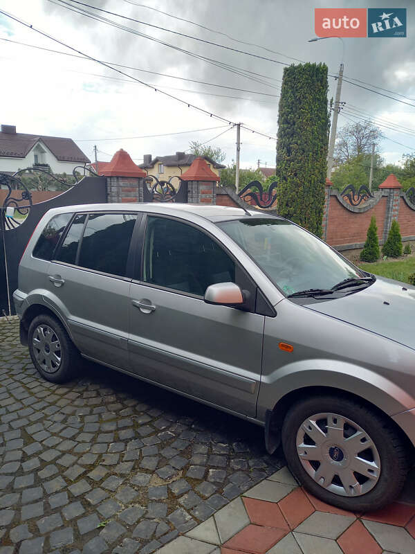 Хетчбек Ford Fusion 2009 в Рівному