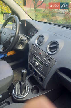 Хэтчбек Ford Fusion 2009 в 