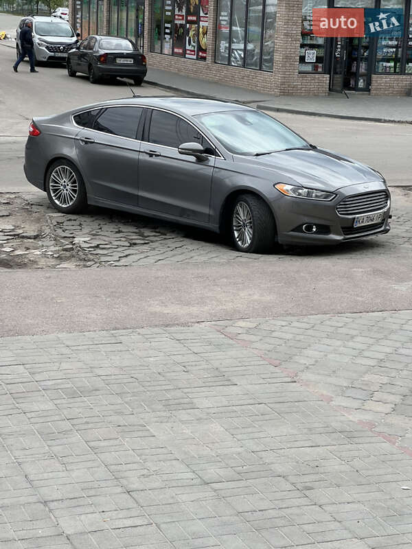 Седан Ford Fusion 2013 в 