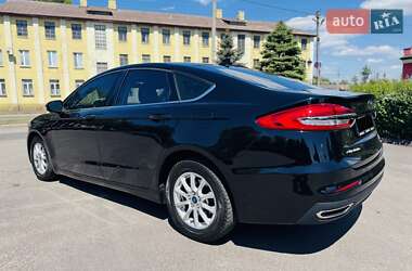 Седан Ford Fusion 2020 в 
