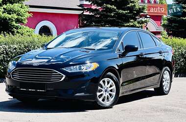 Седан Ford Fusion 2020 в 