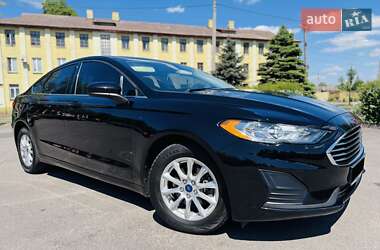 Седан Ford Fusion 2020 в 