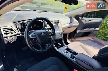 Седан Ford Fusion 2020 в 
