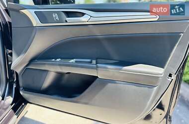 Седан Ford Fusion 2020 в 