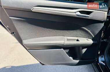 Седан Ford Fusion 2020 в 