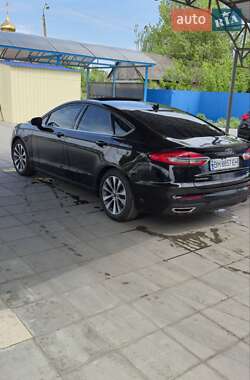 Седан Ford Fusion 2019 в 