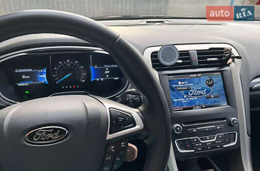Седан Ford Fusion 2015 в 