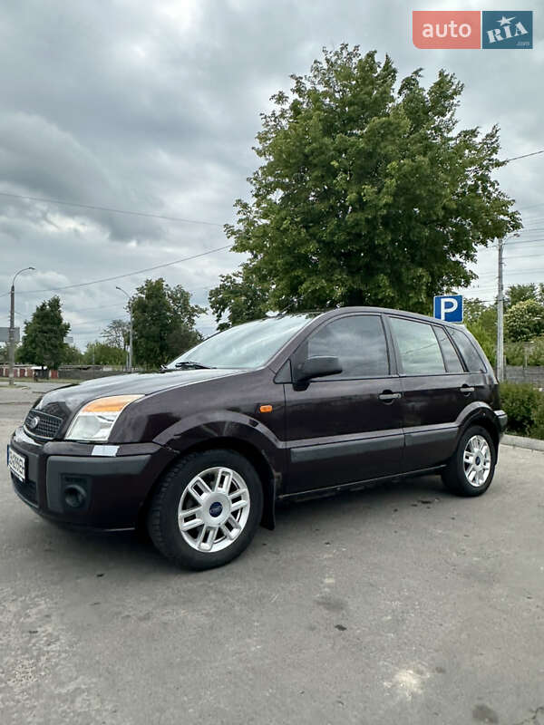 Хэтчбек Ford Fusion 2008 в Чернигове