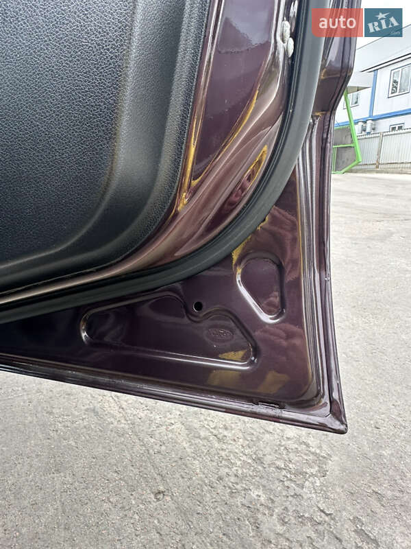 Хэтчбек Ford Fusion 2008 в Чернигове