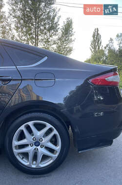 Седан Ford Fusion 2014 в 