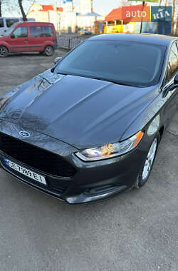 Седан Ford Fusion 2015 в 