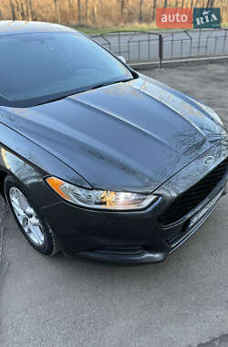 Седан Ford Fusion 2015 в 