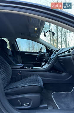 Седан Ford Fusion 2015 в 