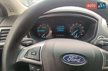 Седан Ford Fusion 2018 в 