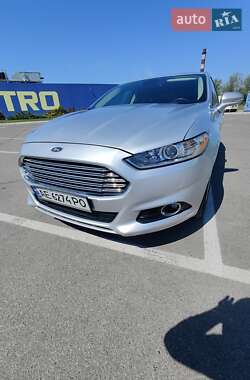 Седан Ford Fusion 2015 в 