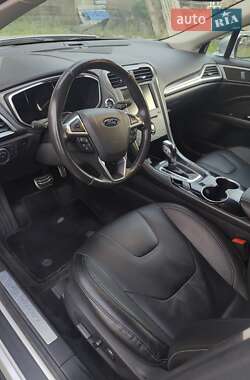 Седан Ford Fusion 2015 в 