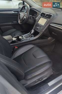 Седан Ford Fusion 2015 в 