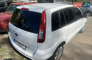 Хэтчбек Ford Fusion 2010 в 