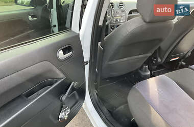 Хэтчбек Ford Fusion 2010 в 