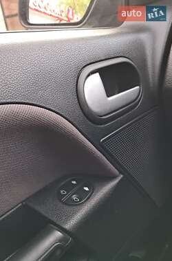 Хэтчбек Ford Fusion 2008 в 