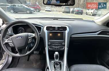 Седан Ford Fusion 2012 в 