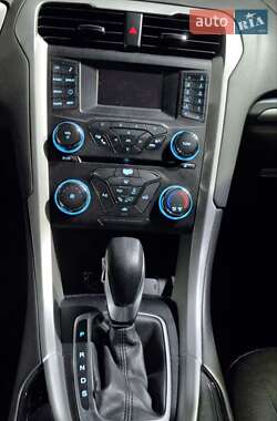 Седан Ford Fusion 2014 в 