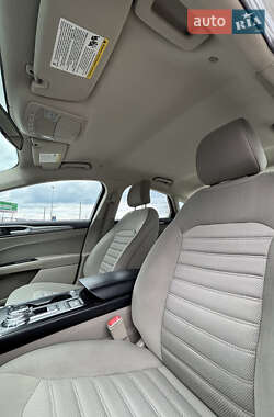 Седан Ford Fusion 2017 в 