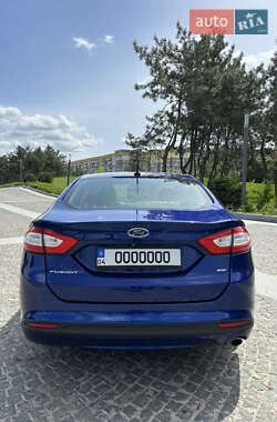 Седан Ford Fusion 2015 в 