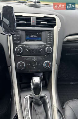 Седан Ford Fusion 2014 в 