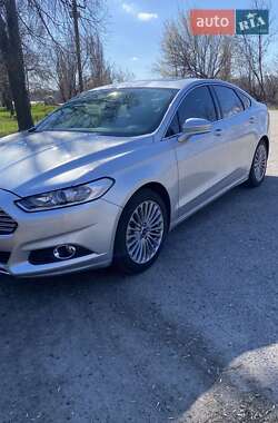 Седан Ford Fusion 2015 в 