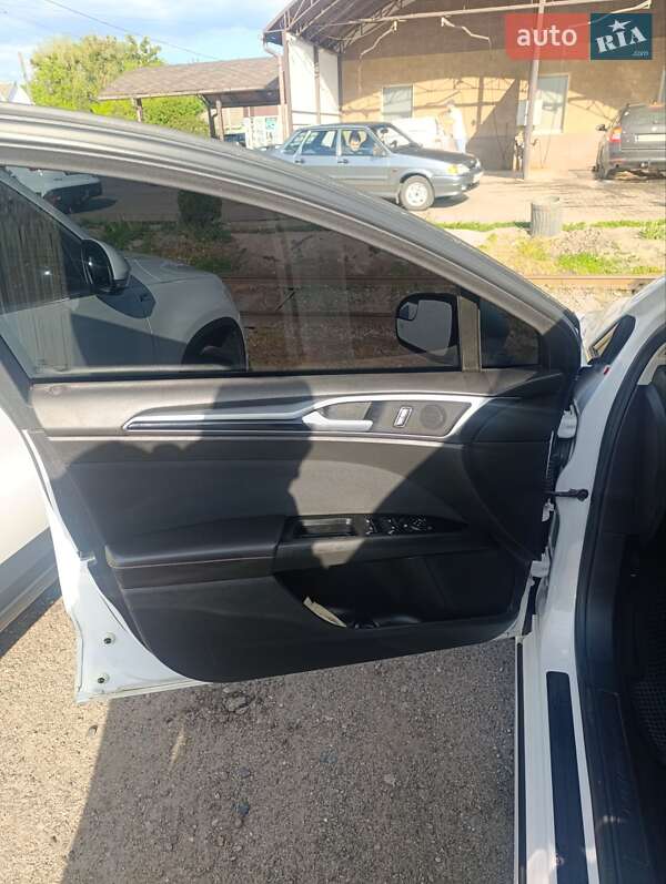 Седан Ford Fusion 2015 в Ахтырке