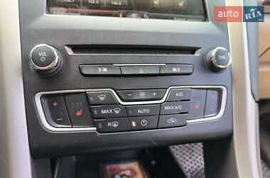 Седан Ford Fusion 2015 в 